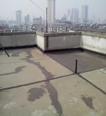 崇左市漏水维修 楼顶漏水是什么原因，楼顶漏水维修方法是什么?